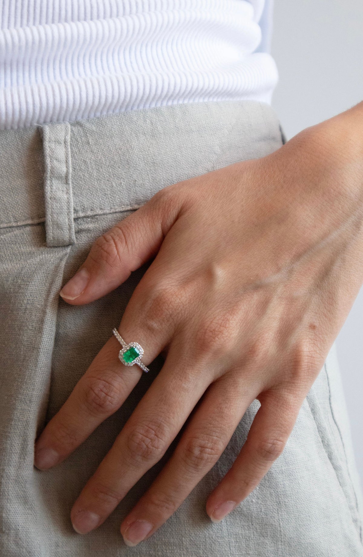 Alba Emerald Ring
