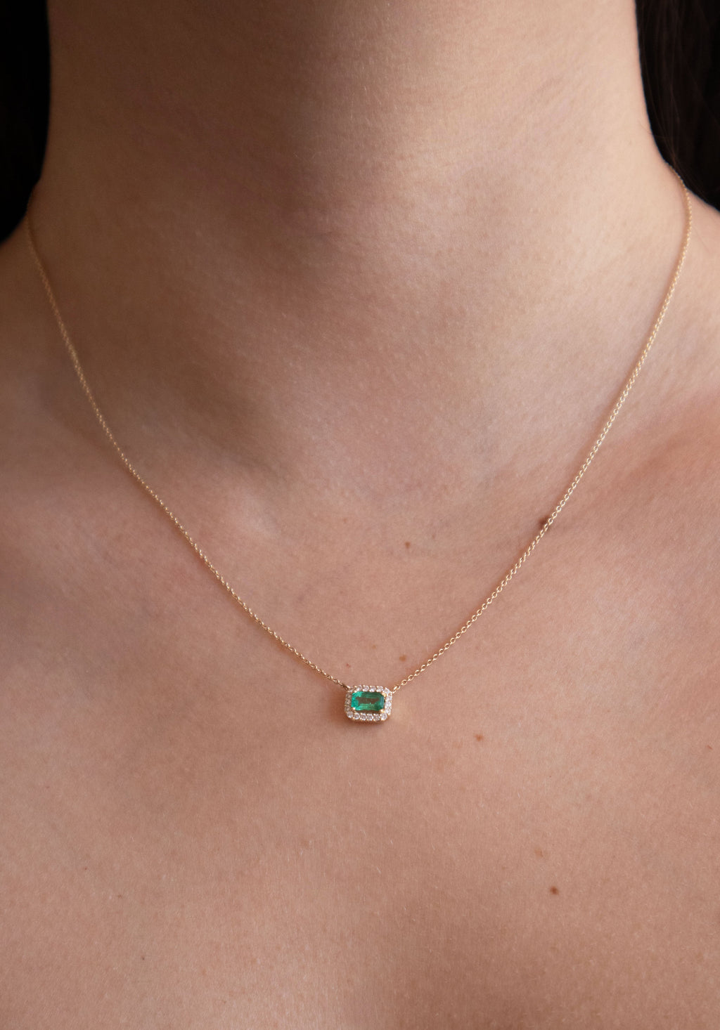 Theo Emeral Necklace